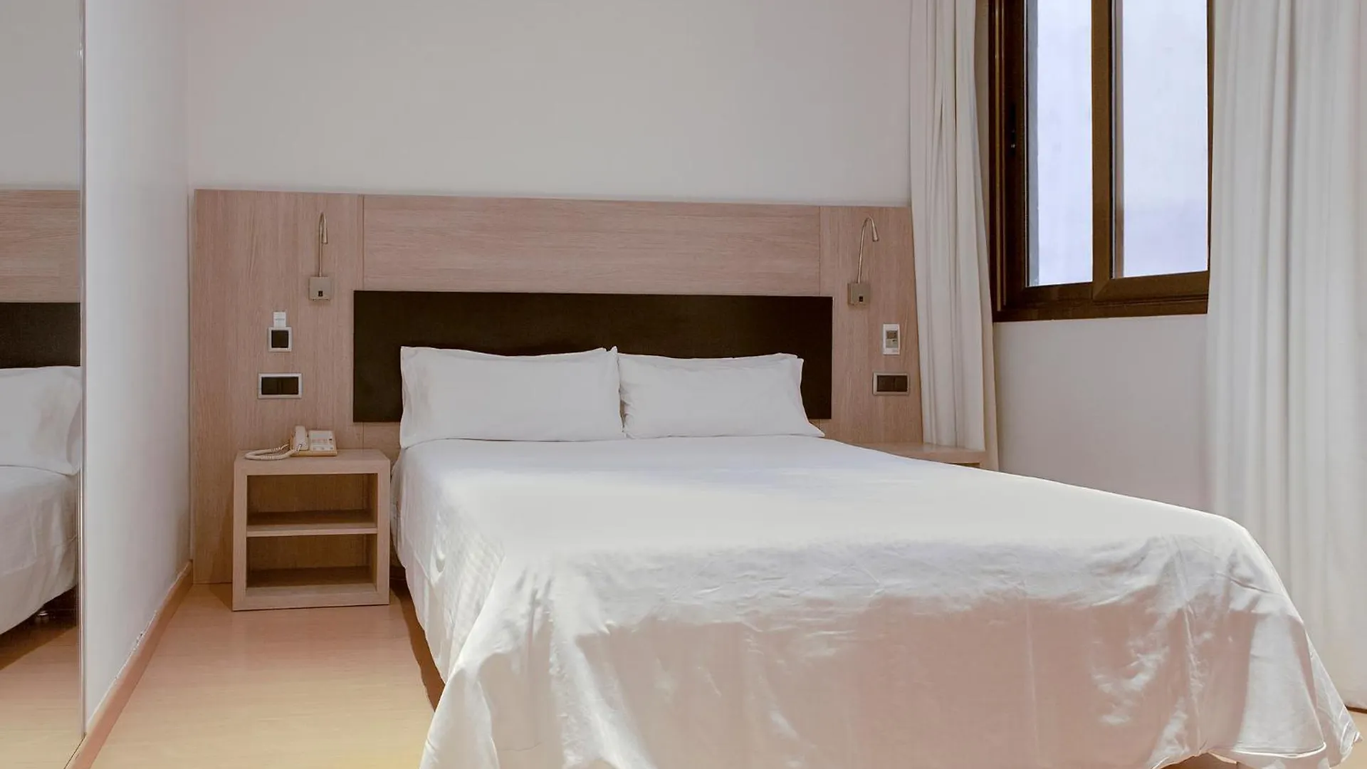 ***  Hotel Lleo Barcelona Spain