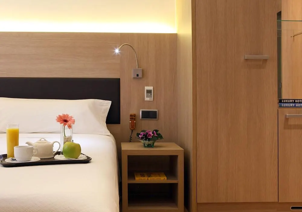 Hotel Lleo Barcelona 3*,